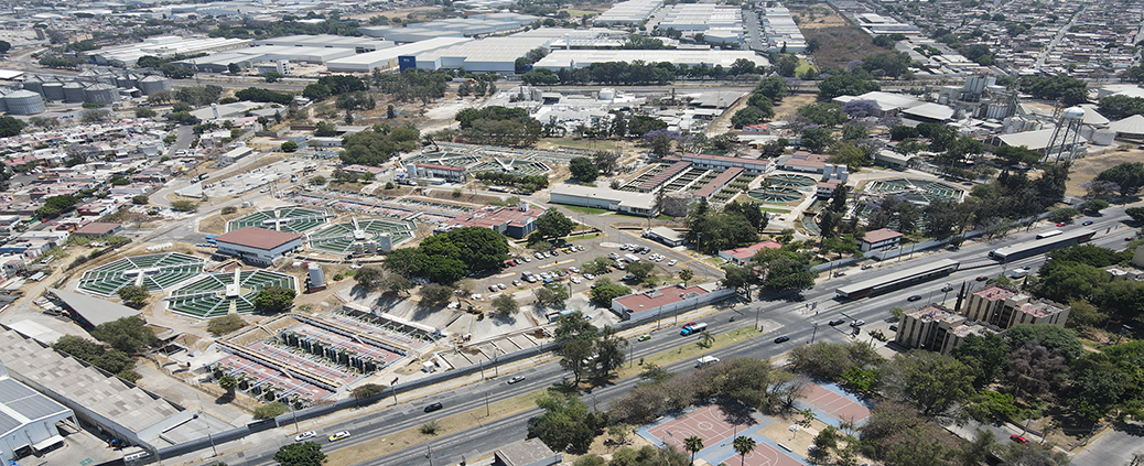 En carrusel, fotografía aérea de la planta Potabilizadora numéro 1 Miravalle